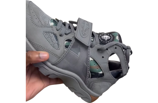 Corteiz x Nike Air Trainer Huarache Flat Pewter / White