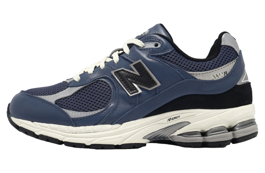 New Balance 2002R Navy / Black