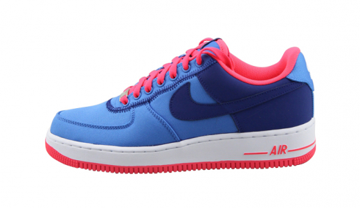 Air force 1 clearance with blue and red