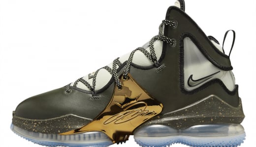 nike lebron chosen 1