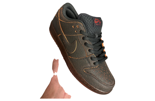 Nike SB Dunk Low Krampus