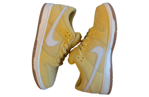 Nike SB Dunk Low Saturn Gold / Sail