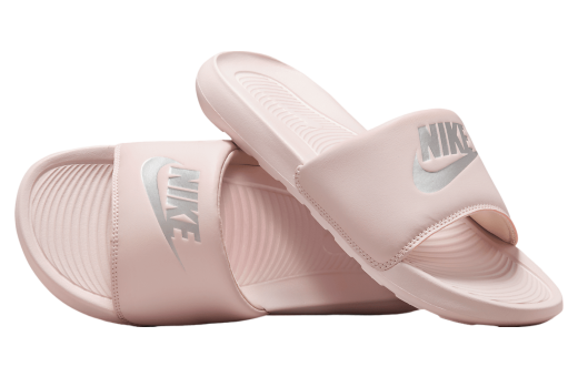 Nike Victori One WMNS Barely Rose / Metallic Silver