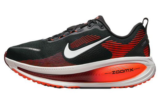 Nike Vomero 18 Black / Bright Crimson (Extra Wide)