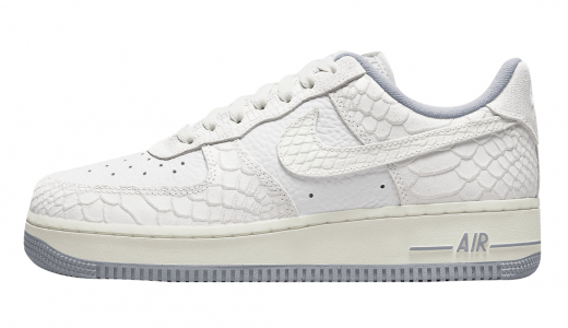 Look Out For The Nike WMNS Air Force 1 07 LXX Summit White Oil